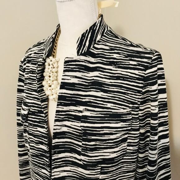 Chico’s Stretch Jacket - Picture 4 of 5